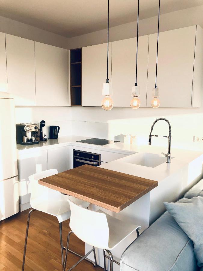 Amazing Suite At Glyfada With Sea View & Jacuzzi Αθήνα Εξωτερικό φωτογραφία